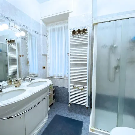Casa Con Due Giardini Privati Vicino Al Mare E Ariston Appartement